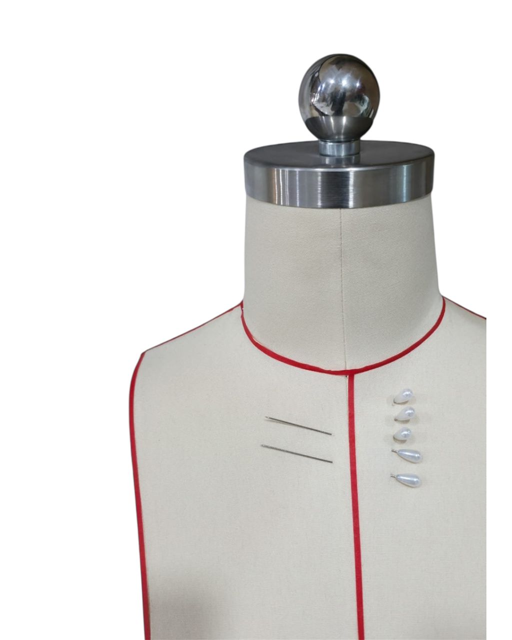 Mannequin tailleur femme avec manches.