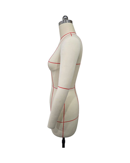 Mannequin tailleur femme avec manches.